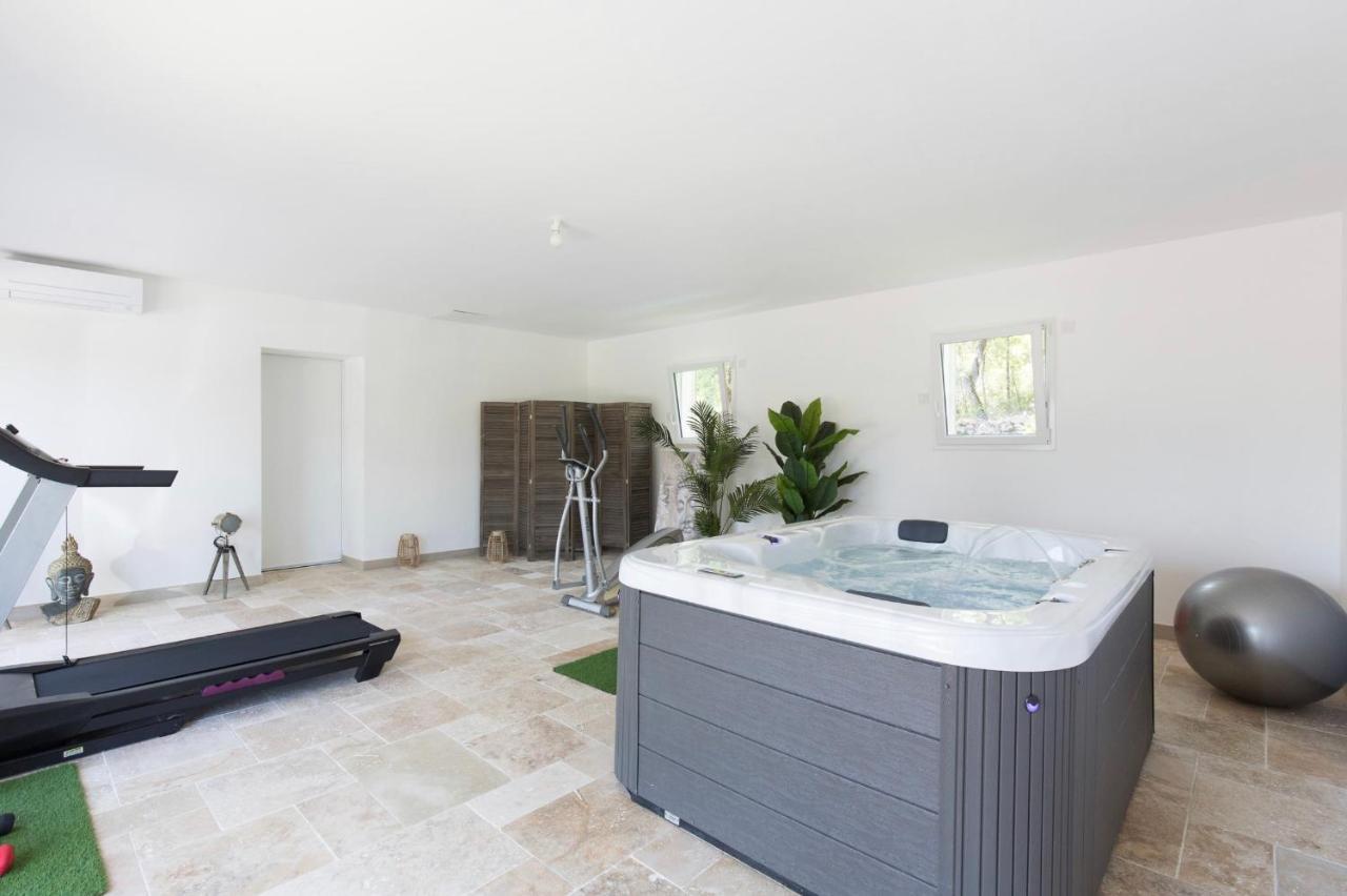 Superbe Villa Seillans La Grande Bastide Avec Piscine, Jardin, Climatisation Et Salle De Sport Luaran gambar